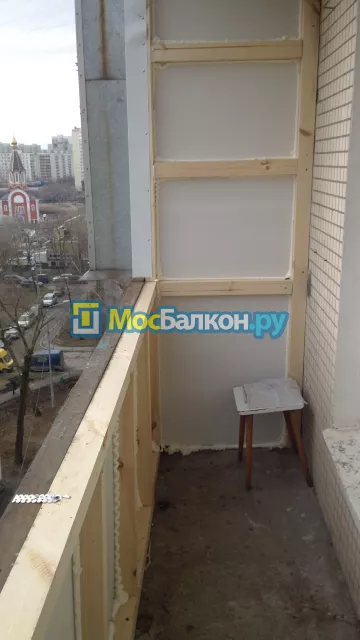 Установка каркасов для остекления балконов - компания МосБалкон в Москве