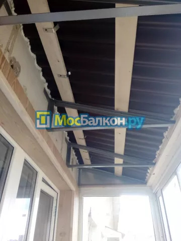 Крыша на балконе в Домодедово монтаж и ремонт по выгодной цене от МосБалкон