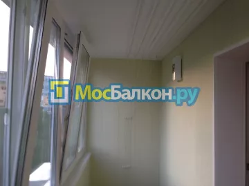 Отделка балкона и лоджии пластиковыми ПВХ панелями в Домодедово от компании МосБалкон