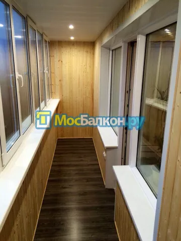 Отделка балконов деревянной вагонкой в Москве